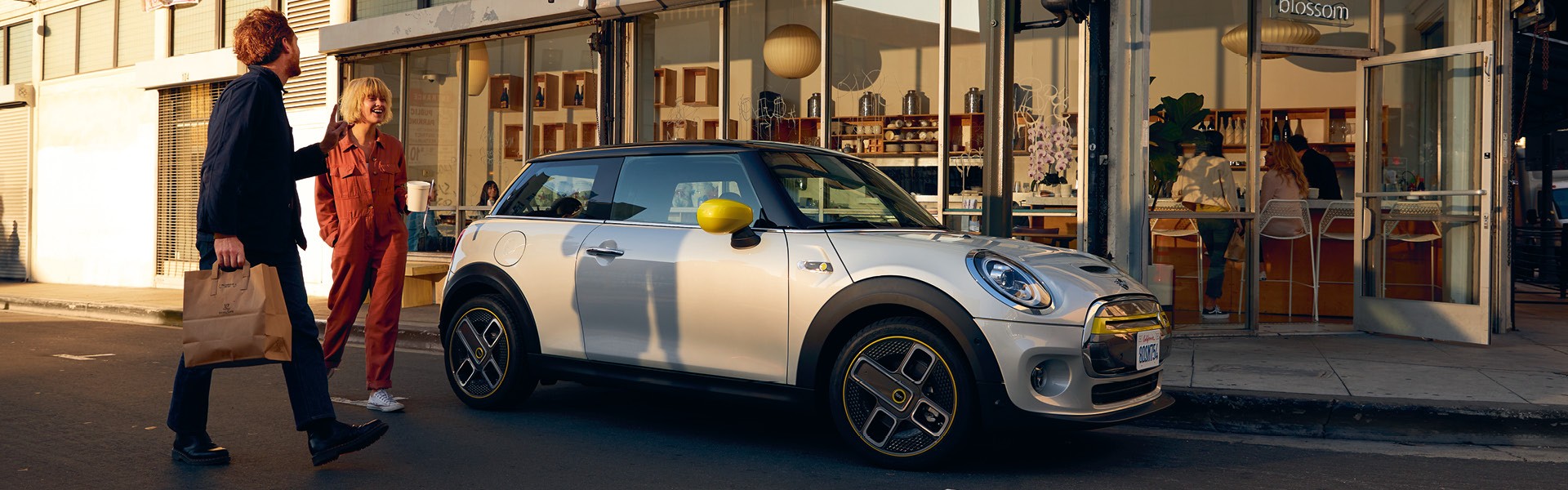 MINI Electric side